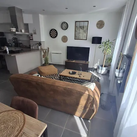 Apartment Maison Cosy En Plein Centre De 7 Personnes Et 1 Bebe Avec Patio